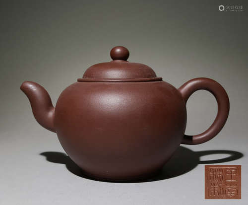 A ZISHA PURPLE CLAY TEAPOT