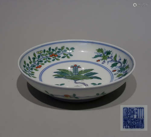 A CHINESE VINTAGE PORCELAIN PLATE