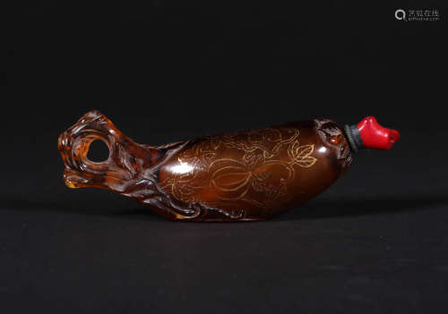 A CHINESE VINTAGE GLASS SNUFF BOTTLE