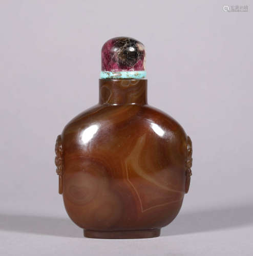 A CHINESE VINTAGE AGATE SNUFF BOTTLE