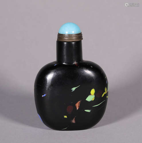 A CHINESE VINTAGE SNUFF BOTTLE