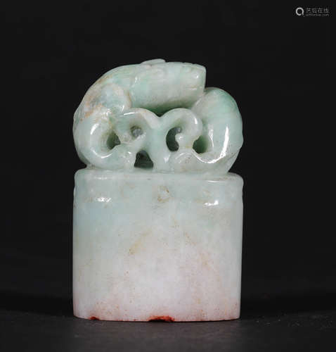 A CHINESE VINTAGE JADEITE  SEAL