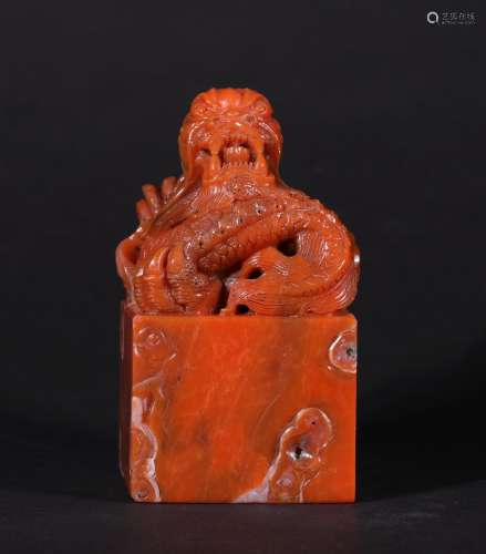 A CHINESE VINTAGE AGATE SEAL