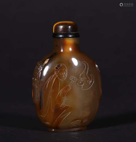 A CHINESE VINTAGE AGATE SNUFF BOTTLE