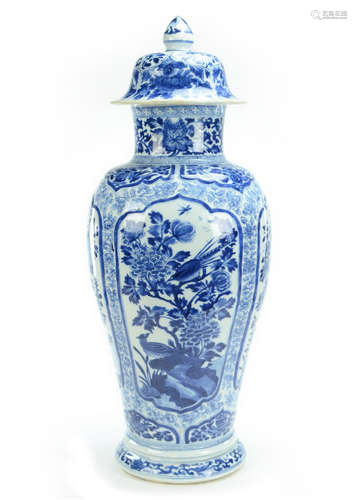 KANGXI LARGE BLUE AND WHITE PORCELAIN COVERED VASE