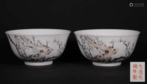 A PAIR OF CHINESE VINTAGE PORCELAIN BOWLS