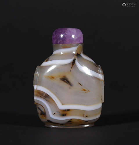 A CHINESE VINTAGE AGATE SNUFF BOTTLE