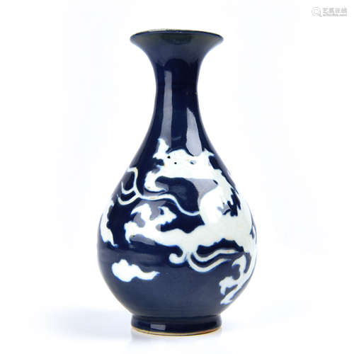 BLUE AND WHITE GLAZED PORCELAIN PORCELAIN VASE