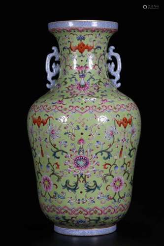 VERY FINE FAMILLE VERTE PORCELAIN VASE WITH MARK