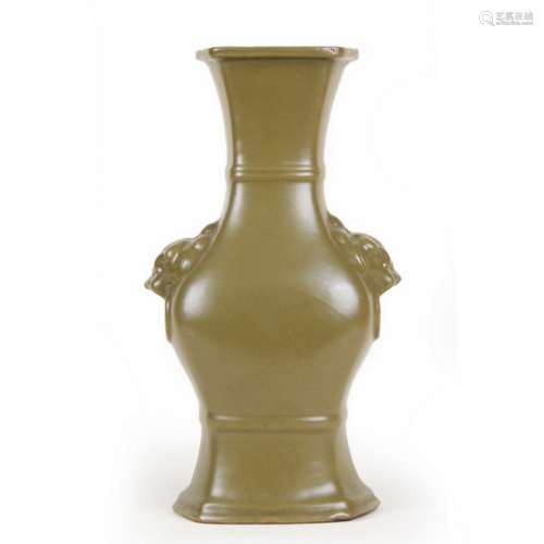 CHINESE GREEN GLAZED PORCELAIN VASE