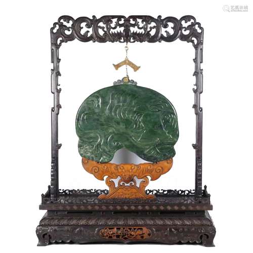 CARVED GREEN JADE TABLE SCREEN