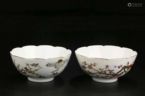 PAIR OF CHINESE PEACH PORCELAIN BOWLS WITH MARK