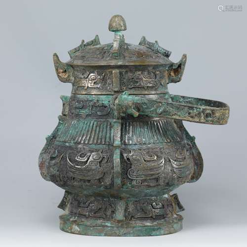 BRONZE RITUAL WINE VESSEL AND COVER