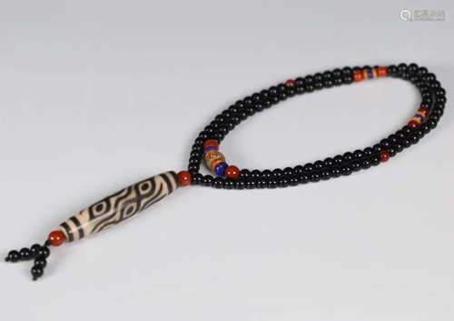 TIBETAN DZI BEAD NECKLACE