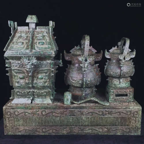 BRONZE RITUAL WINE AND SERVING VESSELS WITH COVER