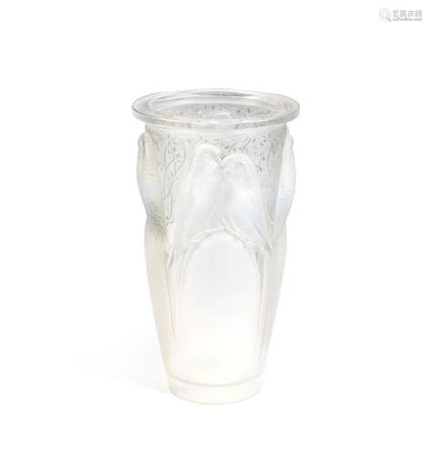 René Lalique (French, 1860-1945) A Pre-War 'Ceylan' Vase, design introduced in 1924