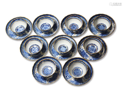 A Blue And White 21 Piece Tea Set, Qianlong Period, Qing Dynasty清乾隆 青花描金杯碟（一组）