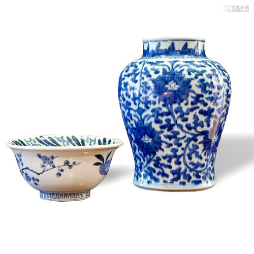 A Blue and White General Jar And A Blue And White Bowl, Qing Dynasty清 青花将军罐与青花碗一组