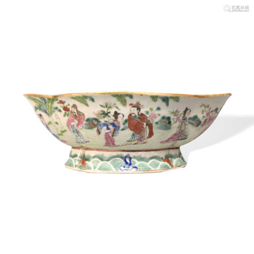 A Famille-Rose ‘Figure' Lobed Bowl, Daoguang Period, Qing Dynasty清道光 粉彩十二花神葵口碗
