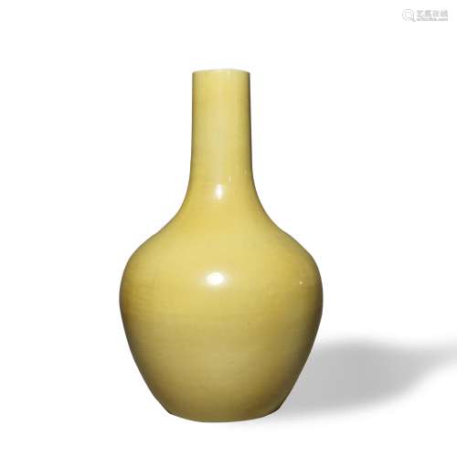 A Yellow-Glazed Vase, Tianqiuping, Qing Dynasty清 黄釉天球瓶