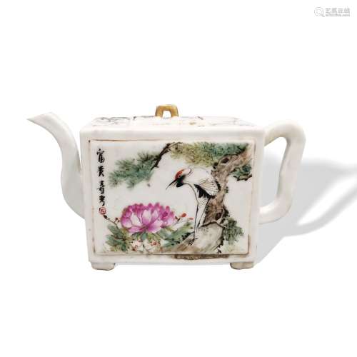 A ‘Qianjiangcai’ 'Bird' Teapot, Guangxu Period, Qing Dynasty清 浅绛彩山水花鸟纹壶