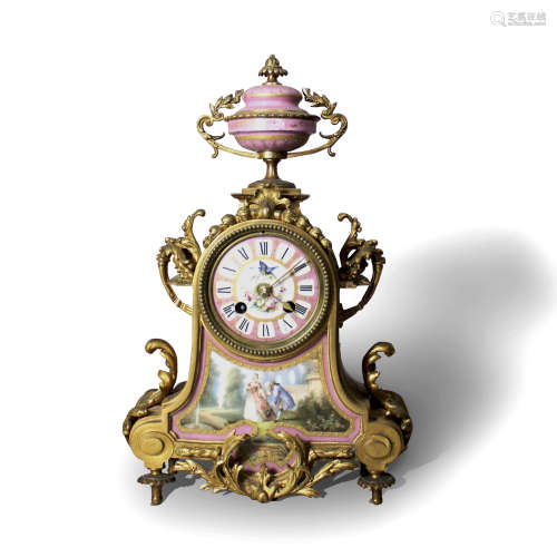 A Gilt-Bronze French Clock, 19th Century19世纪 法国铜鎏金钟表