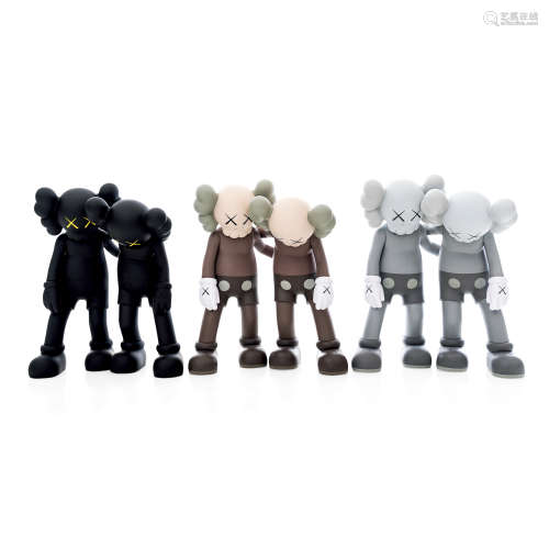 2019年 KAWS 布莱恩·唐纳利 ALONG THE WAY Companion（棕、灰、黑）（三件一组） 彩绘 搪胶