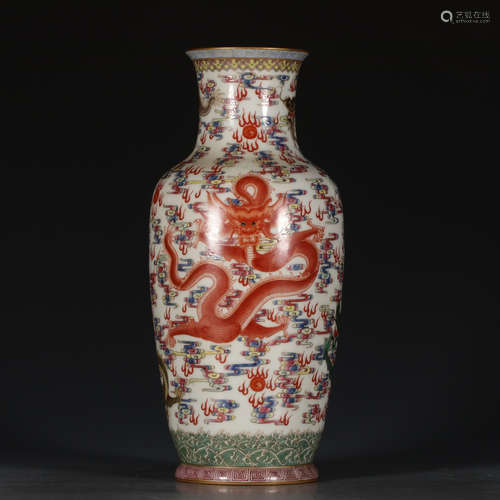 A Chinese Famille Rose Gild Dragon Pattern Porcelain Vase