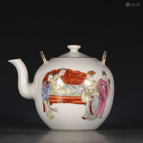 A Chinese Famille Rose Figures Painted Porcelain Pot