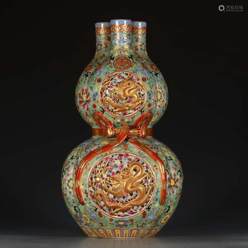 A Chinese Enamel Floral Piercing Dragon Pattern Porcelain Gourd-shaped Vase