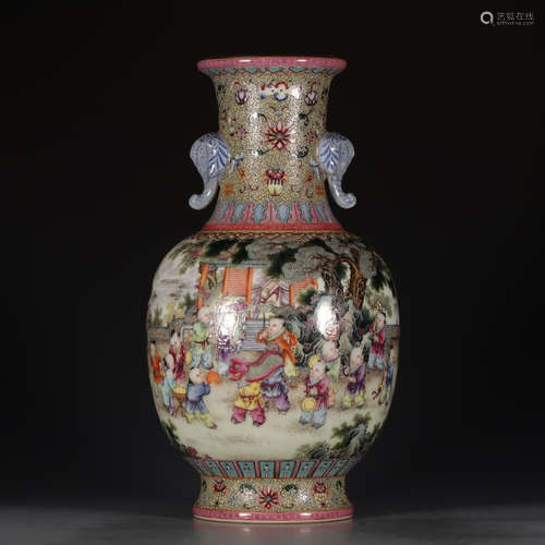 A Chinese Painted Porcelain Vase