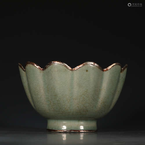 A Chinese Ru Kiln Porcelain Bowl