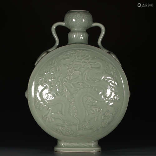 A Chinese Pea Green Glazed Dragon Pattern Porcelain Vase