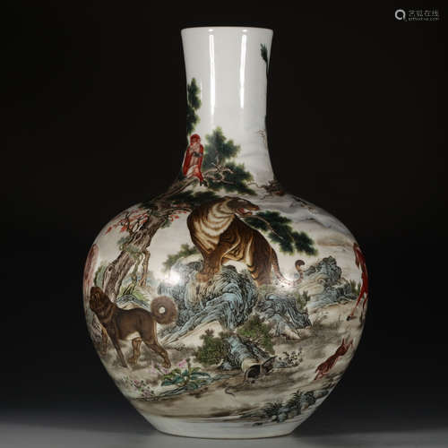 A Chinese Famille Rose Porcelain Vase