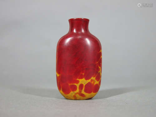 A Chinese Realgar Glassware Snuff Bottle