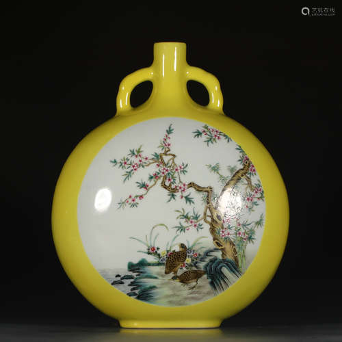 A Chinese Lemon Yellow Glazed Painted Porcelain Oblate Vase