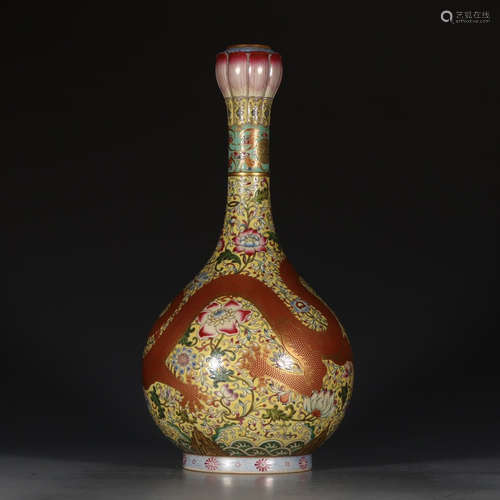 A Chinese Yellow  Famille Rose Iron Red  Twine Pattern Porcelain Garlic Bottle