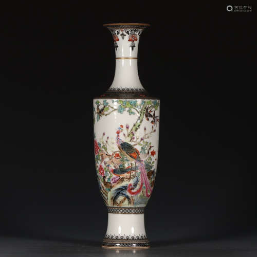 A Chinese Famille Rose Flower&Bird Pattern Porcelain Vase