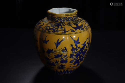 A Chinese Yellow Blue and White Floral Porcelain Jar