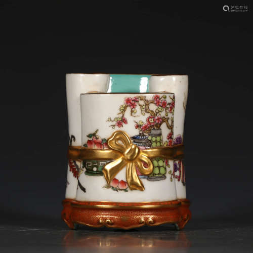 A Chinese Famille Rose Porcelain Brush Pot