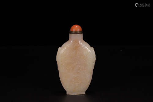 A Chinese Dragon Carved Hetian Jade Snuff Bottle