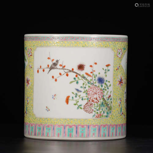 A Chinese Famille Rose Flower&Bird Pattern Porcelain Brush Pot