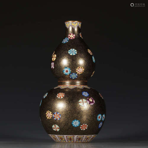 A Chinese Famille Rose Floral Porcelain Gourd-shaped Vase