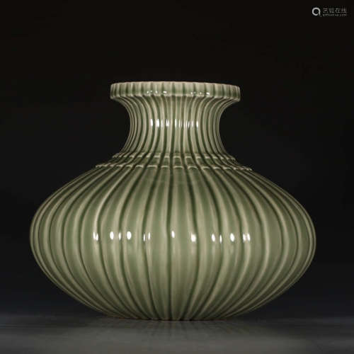 A Chinese Green Glazed Porcelain Zun