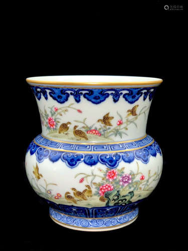 A Chinese Blue and White Floral Porcelain Slag bucket