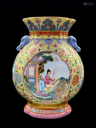 A Chinese Colored Carving Gild Figure Painted Pot