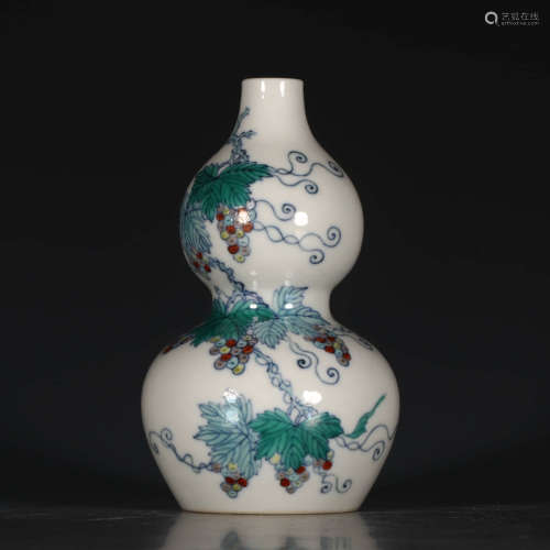 A Chinese Doucai Floral Porcelain Gourd-shaped Vase