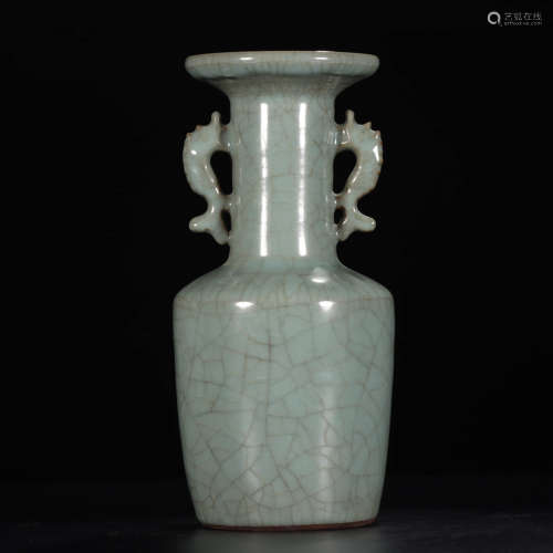 A Chinese Royal Kiln Double Ears Porcelain Vase