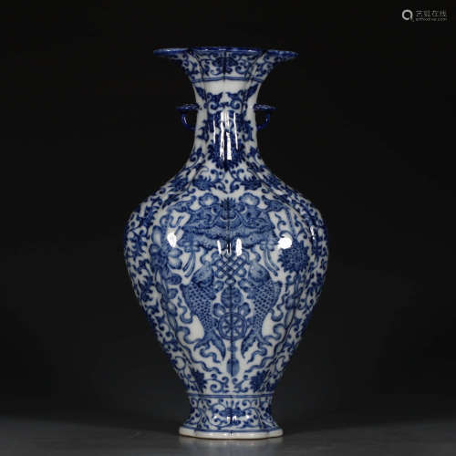 A Chinese Blue and White Floral Porcelain Flower Vase