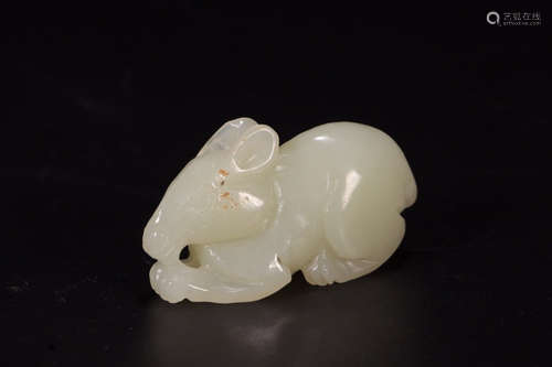 A Chinese Carved Hetian Jade Mouse Ornament